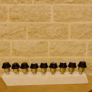 חנוכיה בסגנון אבן