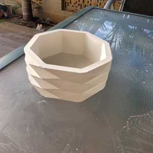 קערת בטון פולימרי בעיצוב יהלום אופקי