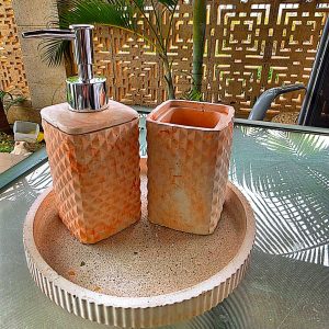 סט מקלחת מגש עגול טרצו+מתקן סבון+למברשות שיניים